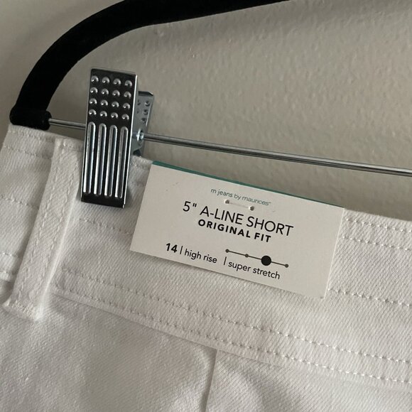 M Jeans By Maurices Women 14 White Denim Casual High Rise 5in A-Line Short NWT - Picture 10 of 13